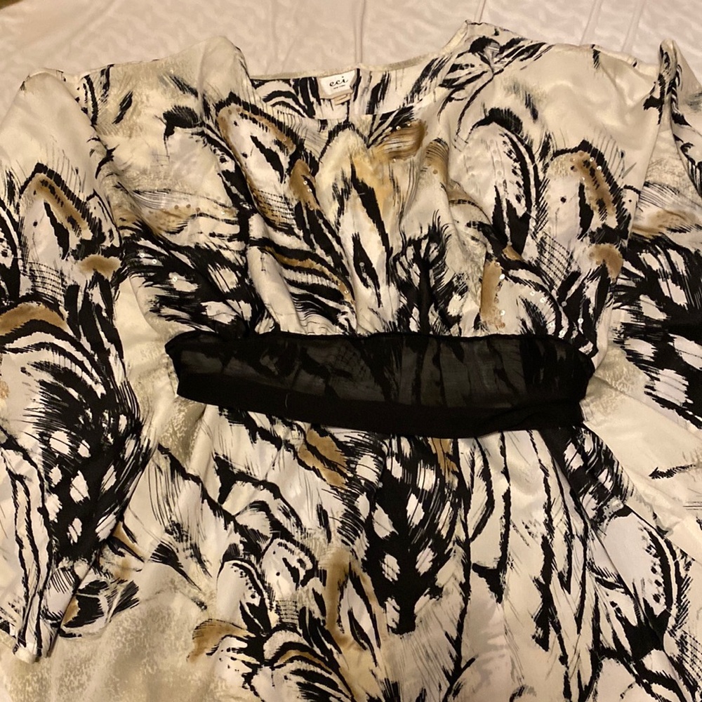 Shirt tie back